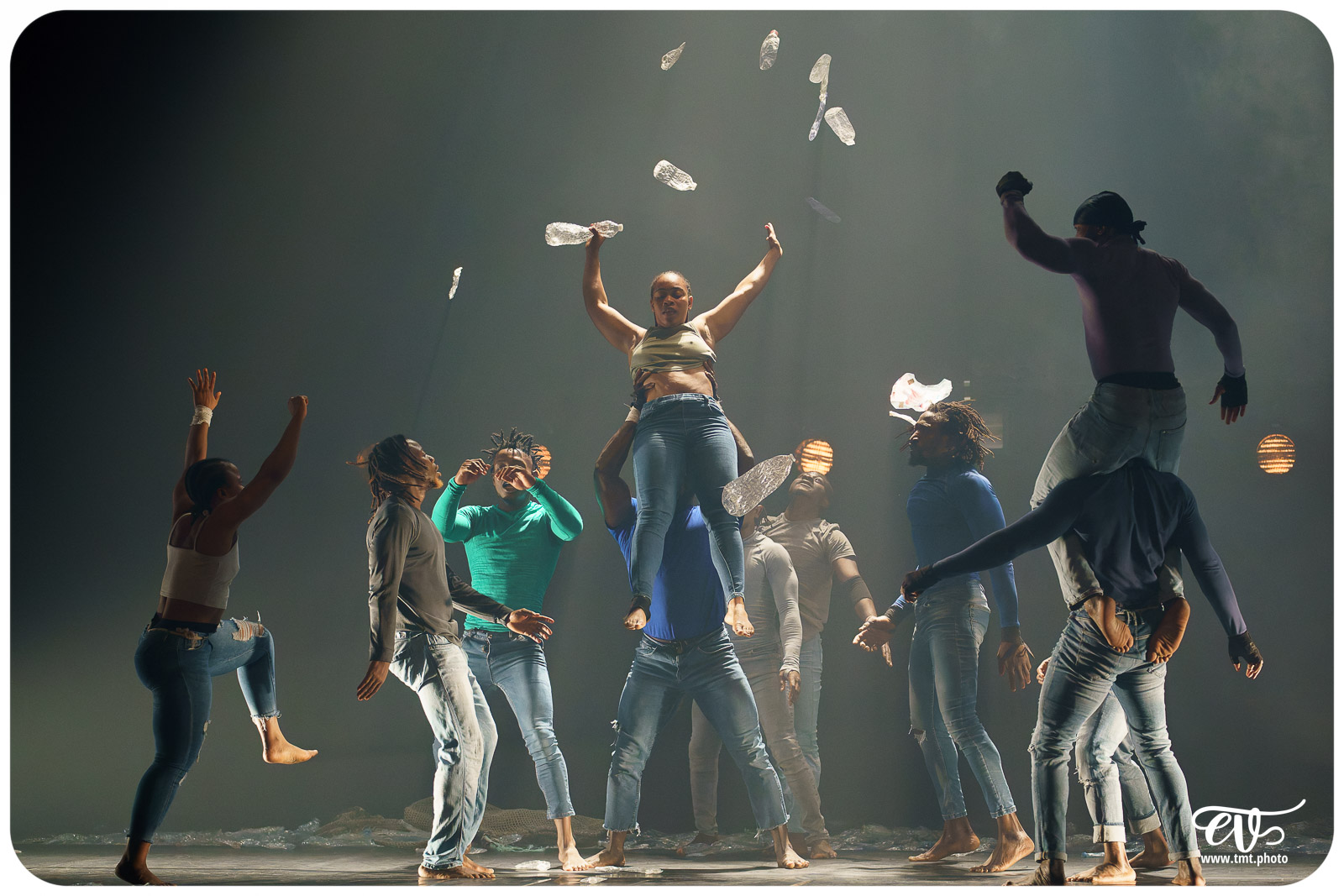 YÉ ! (L'EAU) (CIRCUS BAOBAB)